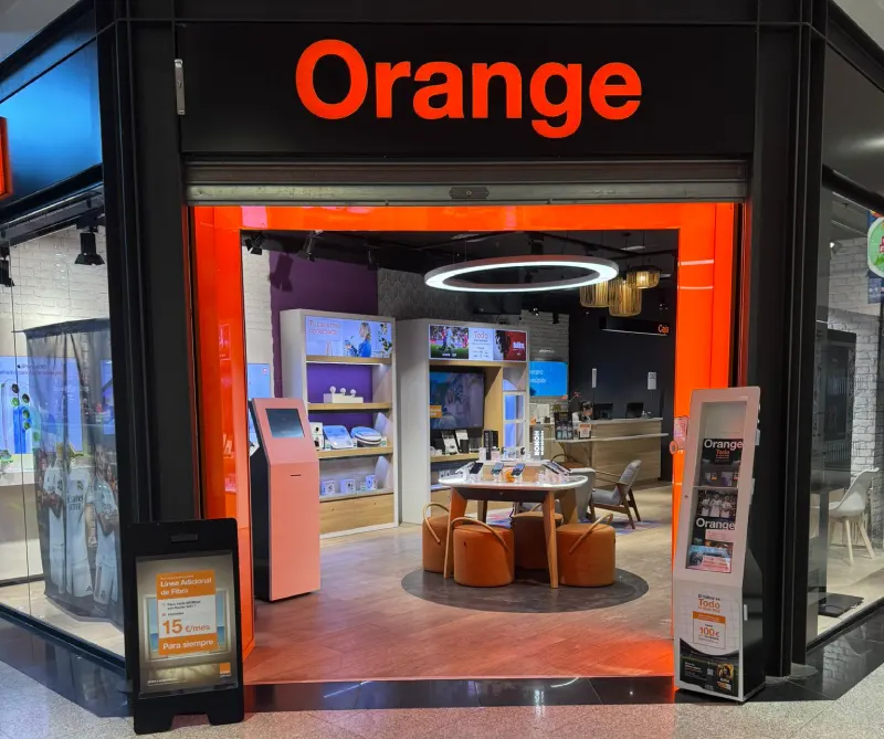 tienda Orange CC Nacional IV