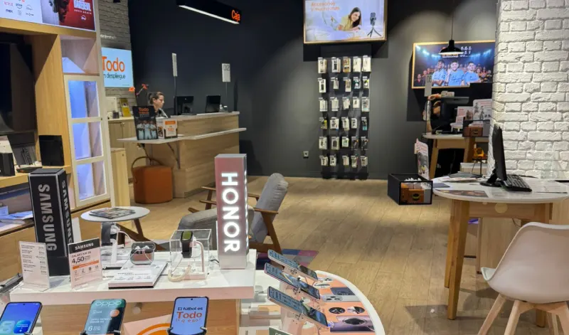 tienda Orange CC Nacional IV