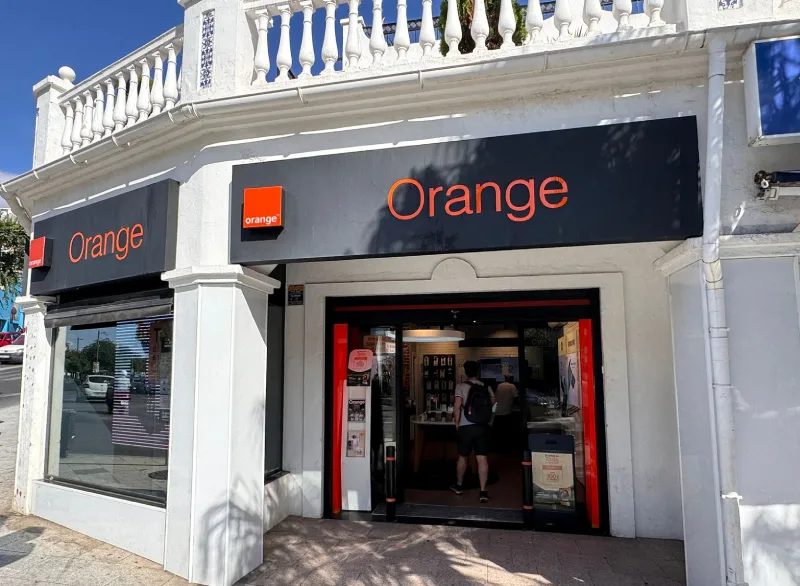 Tienda Orange Benalmádena